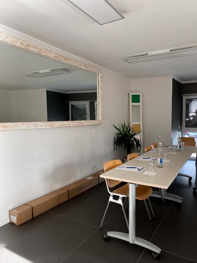Mg-Quartier Hostel Mönchengladbach Extérieur photo
